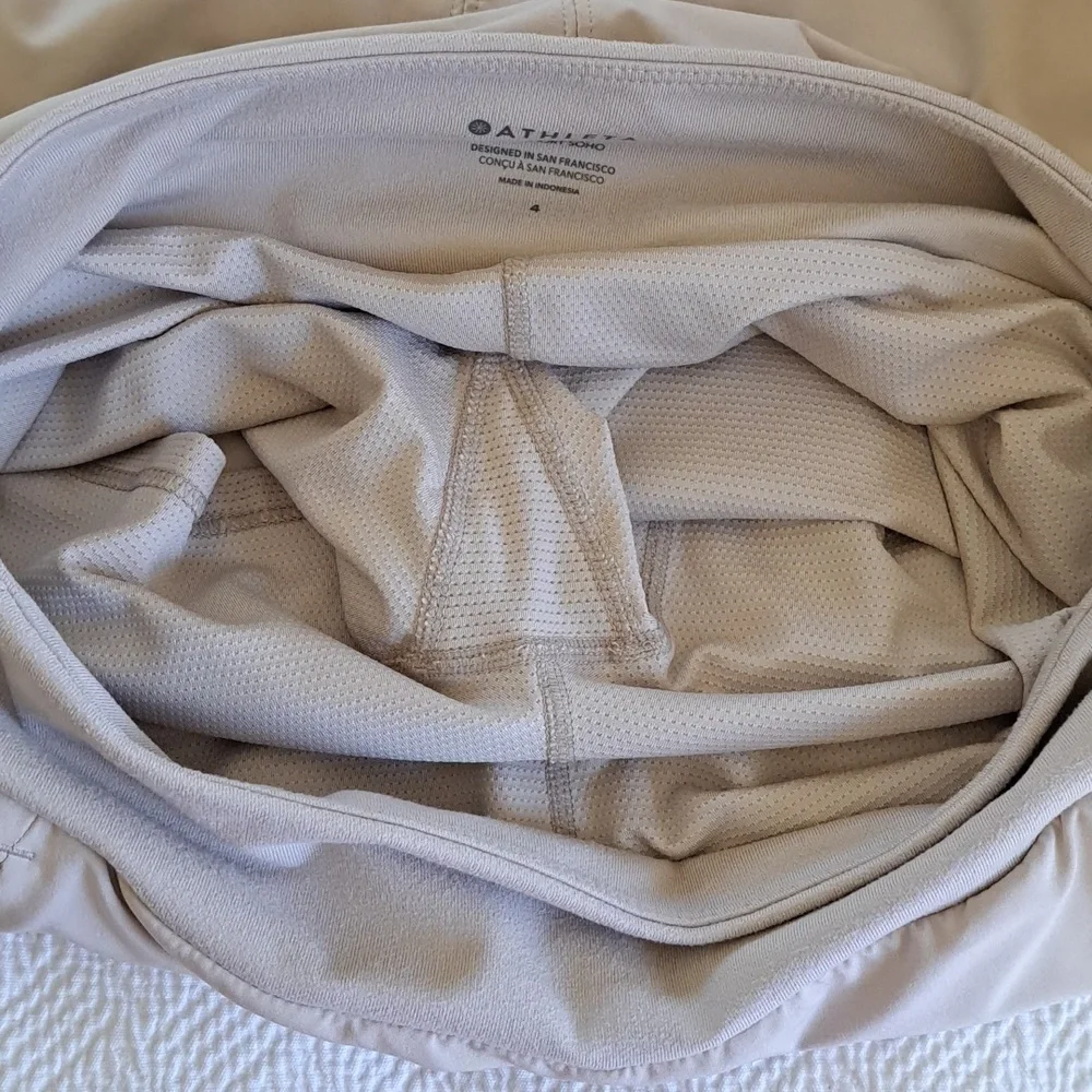 Athleta Womens Soho Athletic/Golf/Tennis/Athleisure 16.5